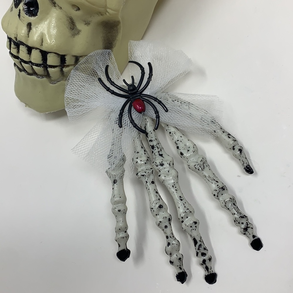 Skeleton 🕷hand hair clip Halloween Day of Dead - Picture 2 of 10